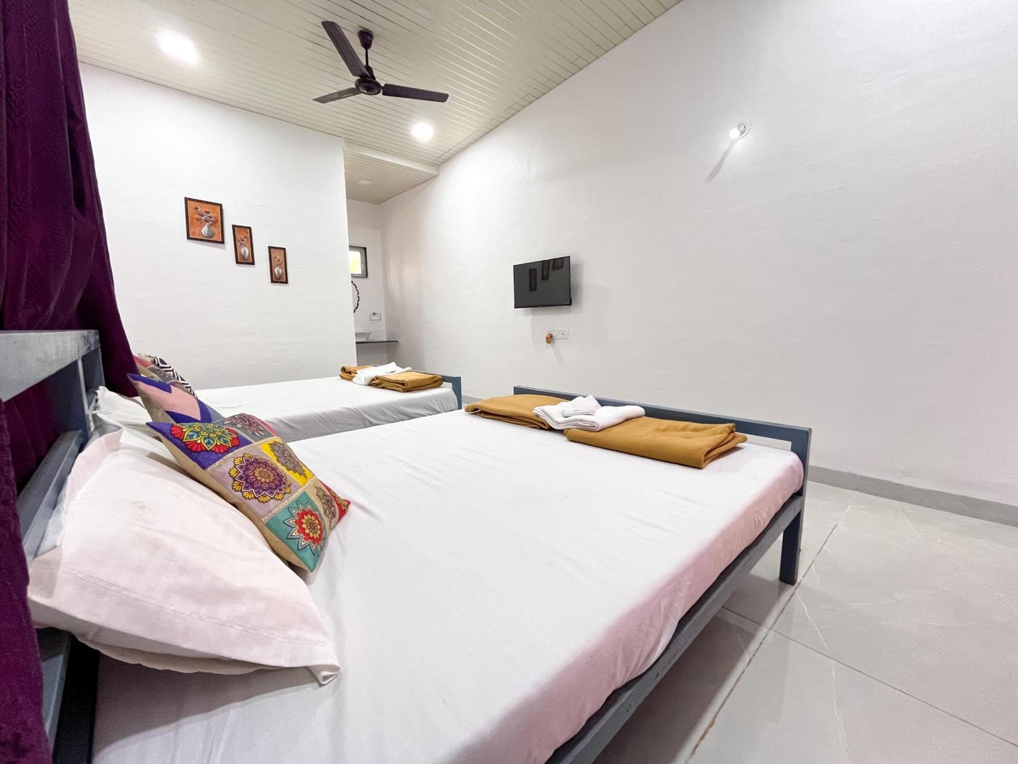 Karjat In Resort Buitenkant foto